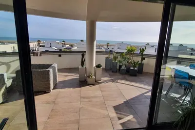 Image de Superbe appartement à 100 m de la plage piscine et vue mer 4odys304c