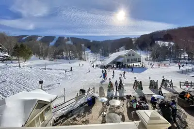 Image de Ski-In, Ski-Out! Lift and Mt. Views Unbeatable Location for All Seasons! Unit 1