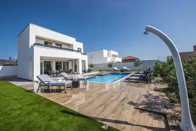 Image de Villa Novalis with Pool Ii