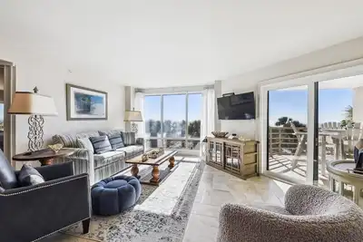 Image de 1206 Villamare~Can't Beat the Views from Luxury 3br/2nd Floor Ocean Front Villa!