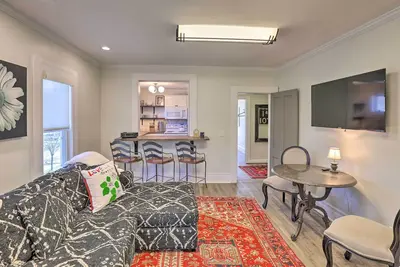 Image de Charming & Walkable Fairport Village Apartment!
