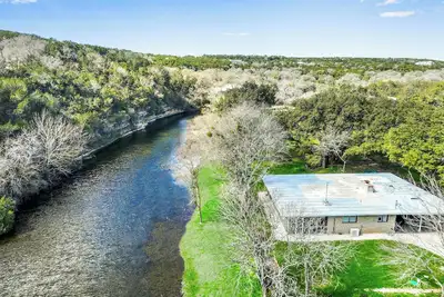 Image de Private Waterfront Hill Country Retreat with Kayaks, Fire Pit on 5 Acres