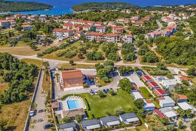 Image de Bel appartement dans une maison de vacances avec climatisation, Wifi, piscine, Tv, terrasse