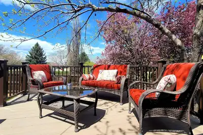 Image de 5bedrooms! Next to Park! Near Dining, Shops & Rec Center; Easy Access Downtown!