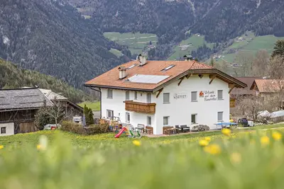 Image de Appartement \"Zirme\" à proximité des stations de ski et de randonnée avec vue sur la montagne