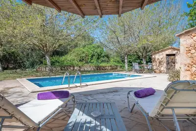 Image de Maison de vacances Ses Tendes avec connexion Wi-Fi, climatisation, piscine, jardin et terrasse ; Parking disponible