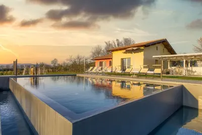 Image de Independent villa near Cortona with 3 bedrooms. Private pool, A/C and Wi-Fi!