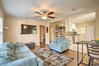 Image de Forest Park Home w/ Porch & Large Fenced Yard