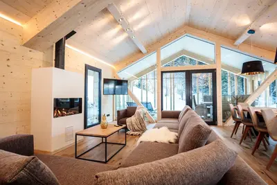 Image de Superior Chalet with 4 bedrooms and sauna & outdoor bathtub