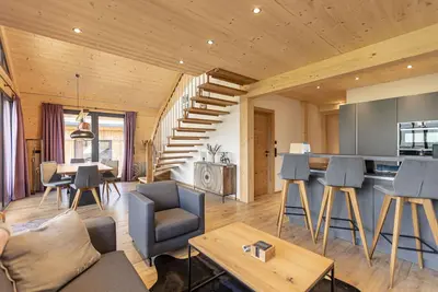 Premium Apartment gallery with 3 bedrooms and sauna & outdoor bathtub