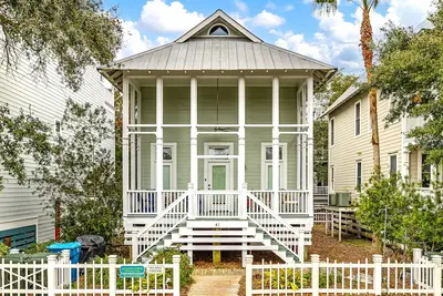 Image de East Beach • 2 Minute Walk to Ocean • Heated Pool • Coast Cottages