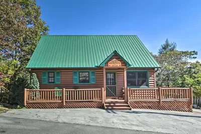 Laurel Valley Mountain Cabin w/ Hot tub, Great Smoky Mountain location!