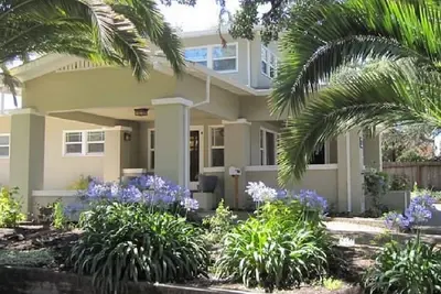 Image de Across from The Barlow/Wine country