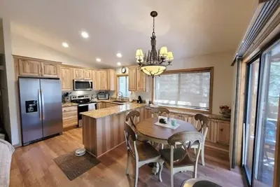 Image de Pinetop Cabin Renovated 7 Private