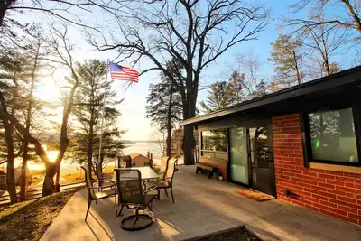 Image de Amazing Lake Wisconsin Views! ! ! Newly Remodeled Cottage with Modern Amenities!