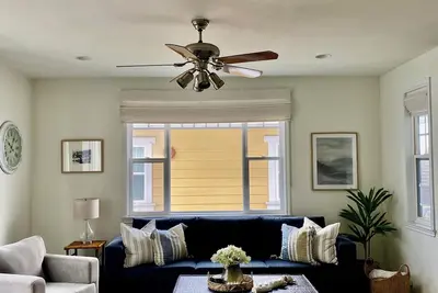 Image de Spacious Townhome, Views, Walk to Beach, Restaurants, Activities, Bbq