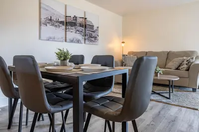 Image de Clean, Modern! 3 Bedrooms, River, Downtown