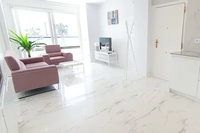 Image de Skol 645 - Exclusive 3-Bedroom Apartment with Sea Views