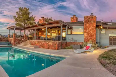 Image de Peaceful Luxury Heated Pool & Hot Tub Redrockviews