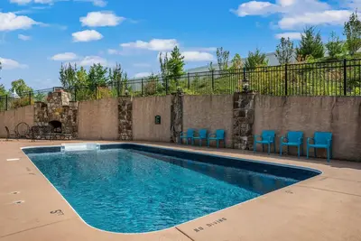 Image de 4 King beds! Private, Heated Pool! Theater Room! Game Room! Bunks! !