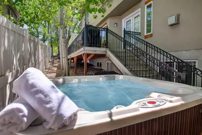 Image de Gorgeous Modern Home! Hot Tub * Park * Near Skiing & Cottonwood Canyons