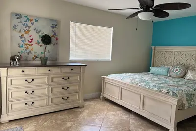 Image de **Heated pool, walk/bike to beach, kid & pet friendly**