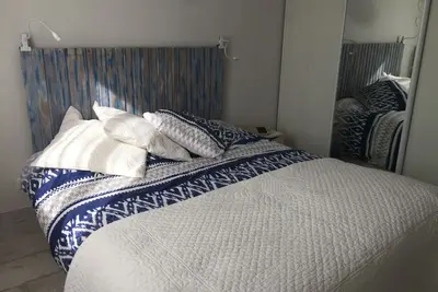 Image de maison avec jardin dans un lotissement calme