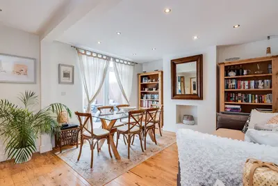 Image de Headington Orchard - 3 Bedroom House & parking & garden