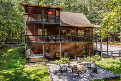 Image de Hideaway in Ellijay! Game room, hot tub, convenient access