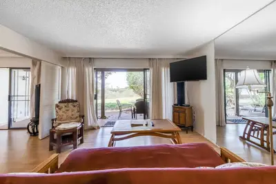 Image de Garden View, Ground-Floor Condo w/ Lanai & Shared Hot Tub/Pool - Walk to Beach