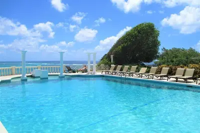 Image de Gorgeous Resort with the Best Beach in the Caribbean