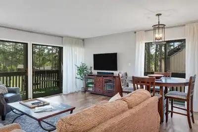 Image de Pinseeker, a greenside condo on No. 5 - Walk to Pinehurst Clubhouse