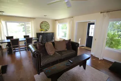 Image de Garden Creek Retreat - Remodeled Home with Luxury Furnishings