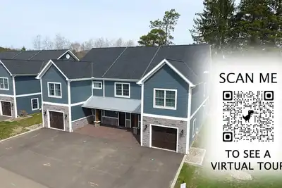 Image de New Virtual Tour - Walkable to Town, 3 Bed 2. 5 Bath