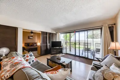 Image de Ground-Floor Condo w/ Ocean View, Lanai, Shared Pool/Hot Tub - Walk to Beach