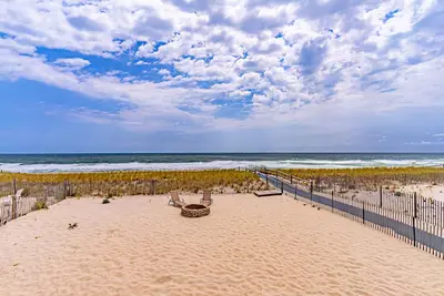 Image de Ocean Front home, Private Beach, 5 Bedrooms, 4 full baths, sleeps 14