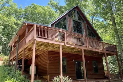 Image de Mountainside cabin minutes from Helen, downtown Clarkesville and Yonah Mountain.