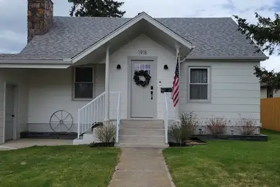 Image de House approximately 7 blocks from downtown Sturgis