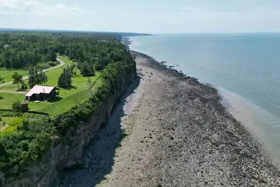 Image de Bright and cozy cottage overlooking the worlds highest tides