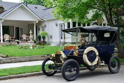 Image de Just Built - Guest Cottage  with a complimentary ride in a 1911 Model T Ford