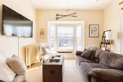 ⛰️Historic Comfy Condo In Heart Of Ellicottville, Pvt Parking, Flexible Cancel⛰️