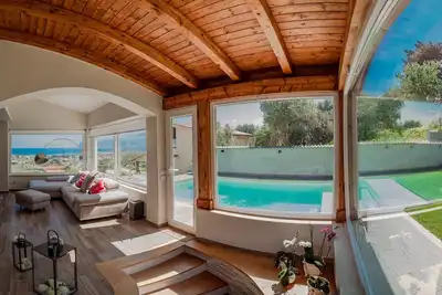 Image de Villa avec piscine, 3 km de la mer, vue magnifique sur la mer