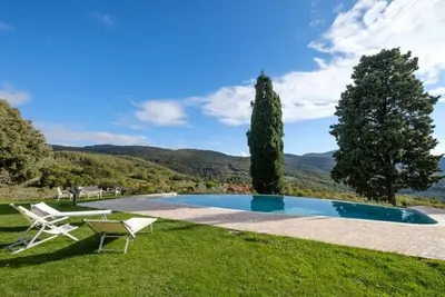 Image de Villa à Calenzano avec 6 chambres à coucher, 12 couchages
