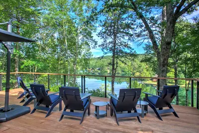 Image de The Oak Lake House on Wanteska | Secluded Lakeferont Property