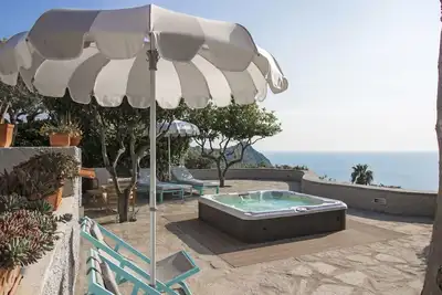 Image de Rooftop Titina: exclusive sea view apartment