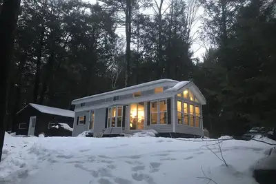 Image de Park Model Single Family double lofted private heaven on a pond