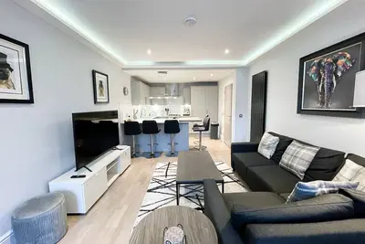 Image de Modern 3 bedroom Apartment, West End