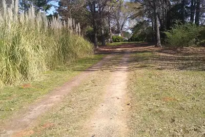 Image de A Beautiful Secluded home away from home!