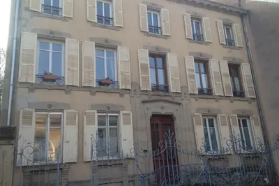 Image de Studio en face du casino et des thermes