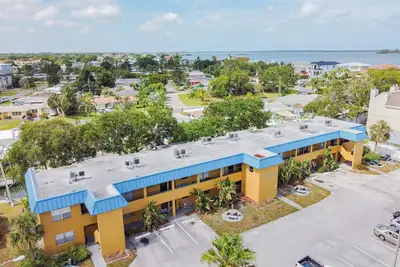 Image de Coastal Condo on Dunedin Causeway!